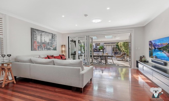 Redfern Appartement | KOZYGURU / Redfern / Comprehensive Funky /5 Bed House