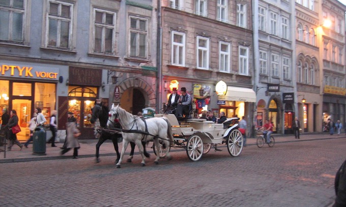 City Centre Appartement | Cracovie: SUPERBE APPARTEMENT LOUER DANS LE CENTRE DE CRACOVIE CAPITALE HISTORIQUE ET CULTURELLE DE LA POLOGNE BELLE LOCATION CRACOVIE