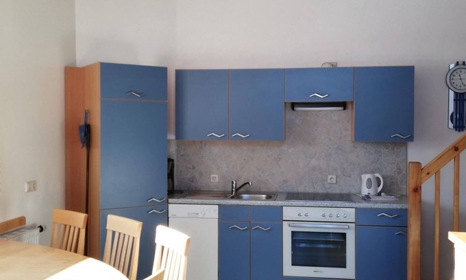 Weissenbach Appartement | Kreuzgiebel - App. with 3 bedrooms; shower, WC - Abenteuerhof Schiefer