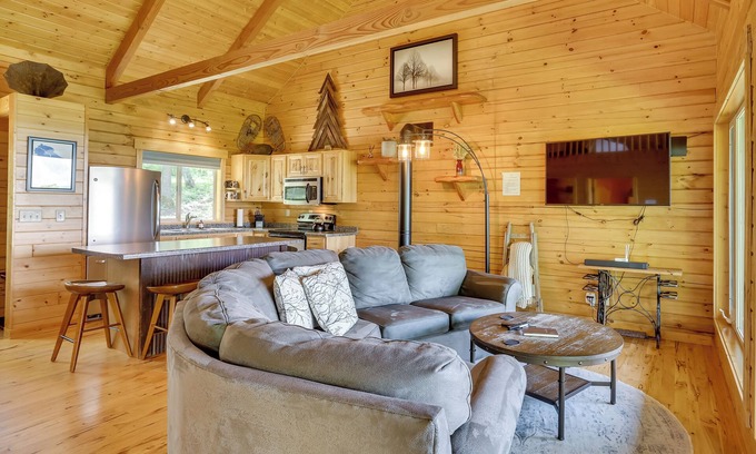Mindoro Cabine | 'Krueger' Cabin w/Views in Mindoro!