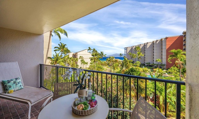 Honokowai Copropriété | KS 443 Oceanview Getaway at Kaanapali Shores 1BD Condo Amazing West Maui Location