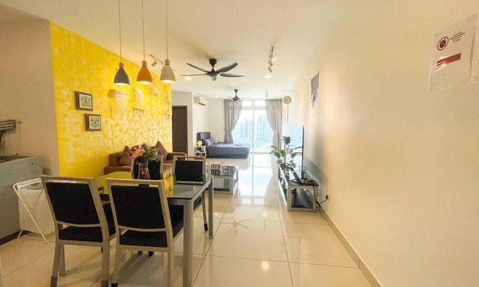 Taman Century Appartement | KSL Mall 8-12 pax, 65 inc TV Nflix ,HBO , Bathtub High floor