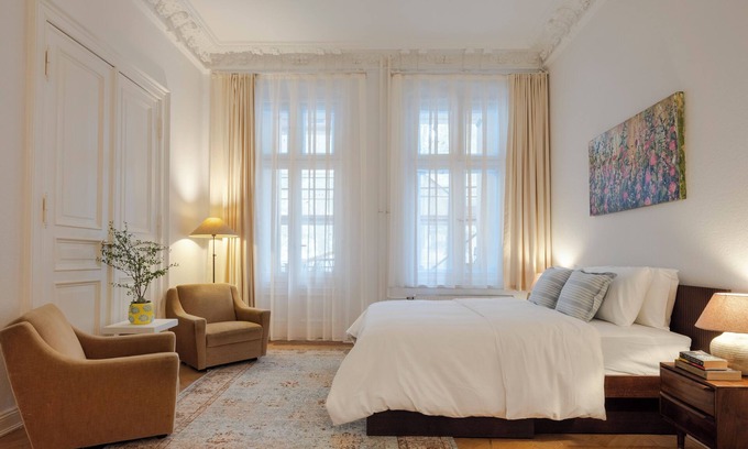 West Berlin Centre Appartement | Ku’DAMM Savignyplatz Charming Old Home/5-9 ppl/Fam.Friendly/Wifi
