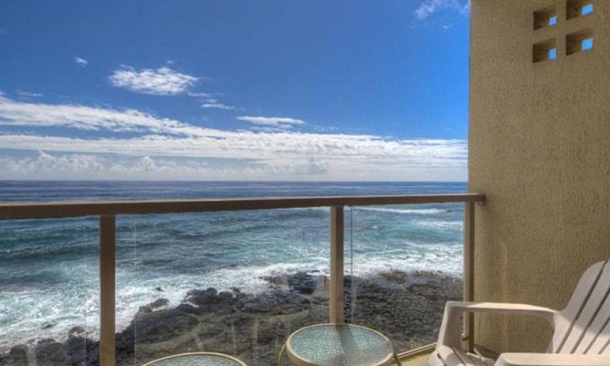 Poipu Copropriété | Kuhio Shores 317. OCEAN FRONT! Cold A/C