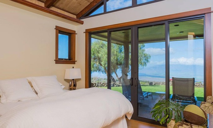 Kula Villa | Villa Kula - Vues spectaculaires de l'arrière-pays, exclusives et privées. 808-283-7370