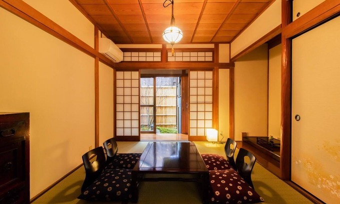 Nakagyo Ward Villa | Kumo Machiya Stay Nijojo: Une grande maison près de Kyoto célèbre château Nijo-château