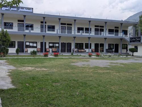 Balakot Hôtel | Kunhar Sarai Hotel Balakot with 2 MASTER BEDS in ONE ROOM