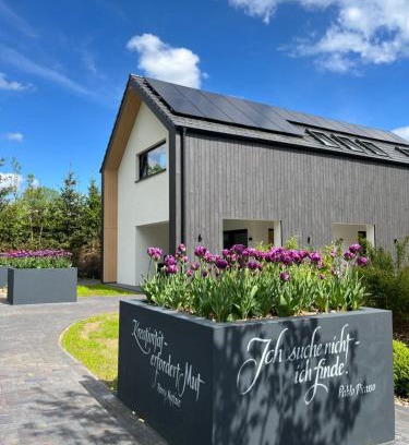 Basthorst Maison | Kunst Pension Frahm