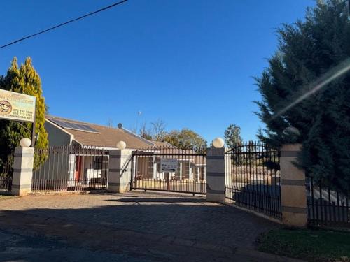 Ga-Segonyana Maison | Kuruman Paradise Lodge