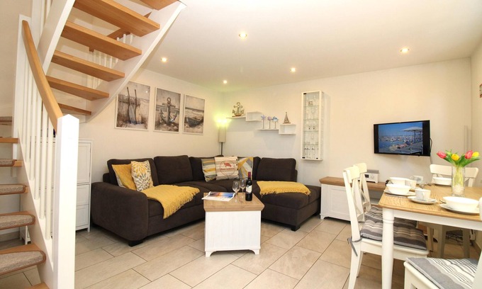 Kroepelin Maison | Küstenidyll Horst: cozy vacation home with 3 rooms, terrace and garden