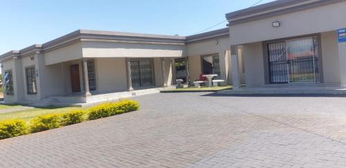 Rustenburg Appartement | Kwa Mmaloapi Guest House