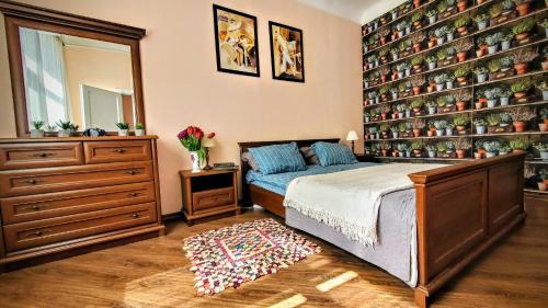 Afanasivsʹkyy Yar Appartement | Kyiv TOP LOCATION 60m2 apt in old city fast WIFI selfchekin