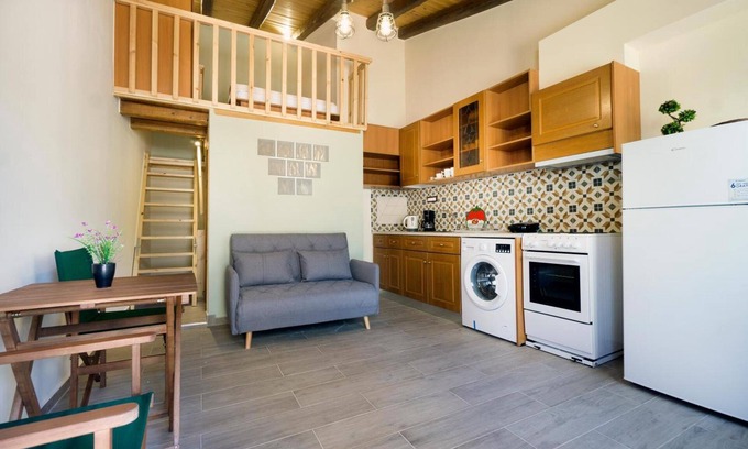 Galatas Appartement | Kyriaki's Traditional Loft