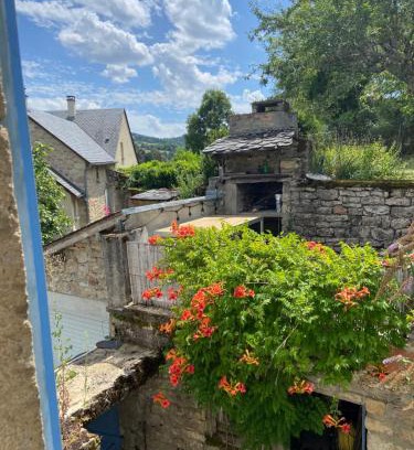 Saint-Saturnin-de-Lenne Maison | L’échappée belle, vue panoramique sur la campagne