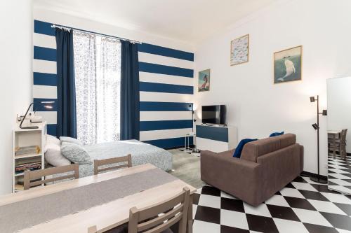 Pre Appartement | L'Acquario del principe, vicoli, porto e lanterna
