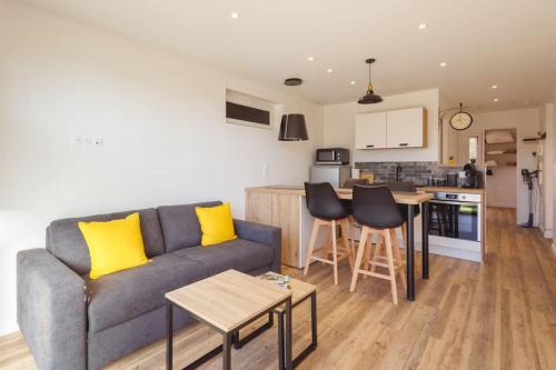 Bourg-en-Bresse Appartement | L'Aindus de Brou- parking privé- RDC