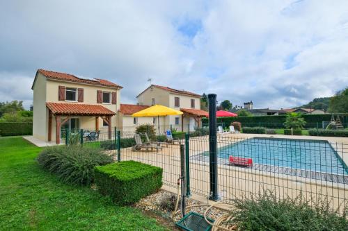 Savignac-les-Eglises Maison | L'Ajuda Avec Piscine et Clim