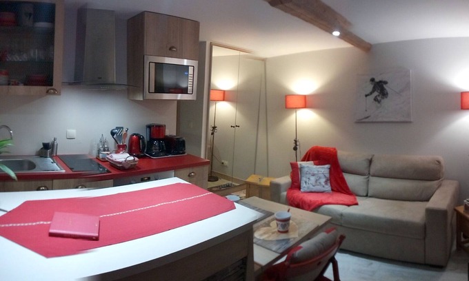 Bourg-Saint-Maurice Chalet De Ski | L'alpin-Savoie : joli studio 2pers en Rez de jardin d'un chalet