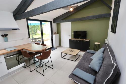 Pontivy Appartement | L'atelier et sa terrasse
