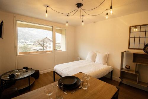 Albertville Appartement | L'Atelier Shelby - Parking & balcon