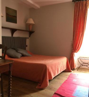 Saint-Cirq-Lapopie Hôtel | L’Auberge du Sombral