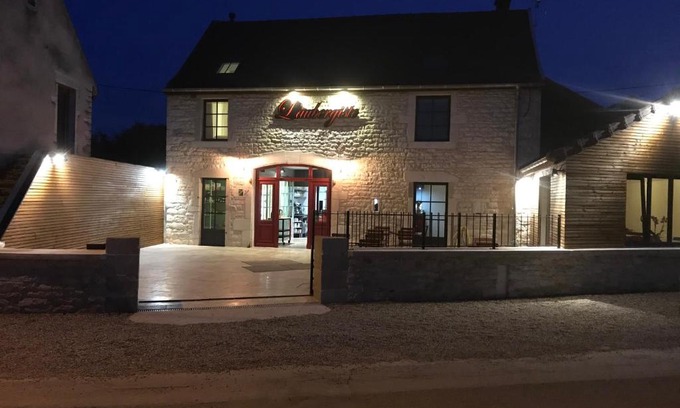 Corcelles-les-Arts Hôtel | L'Aubergiste