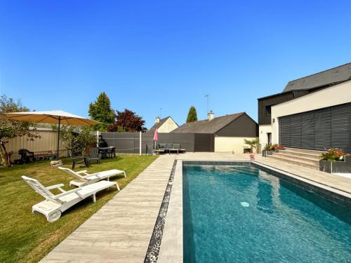 Liffre Appartement | L'Azur - Piscine Privée & Chauffée - Parking Privé