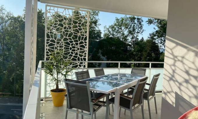 Saint-Jorioz Appartement | L comme Laudon : Appartement 2 chambres proche Annecy et son lac.