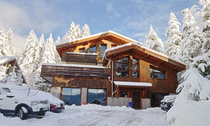 La Bresse Chalet De Ski | L'eau Vive. Chalet avec piscine intérieure à 5 min des pistes. Idéal famille.