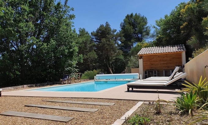 Propiac Appartement | L'Eglantier 2 - gîte en pleine nature face au Mont Ventoux, piscine