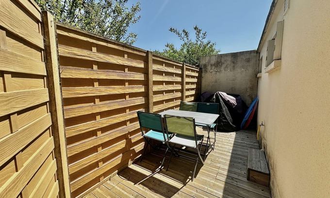 Asnelles Appartement | L'Émeraude, appt avec terrasse proche de la plage
