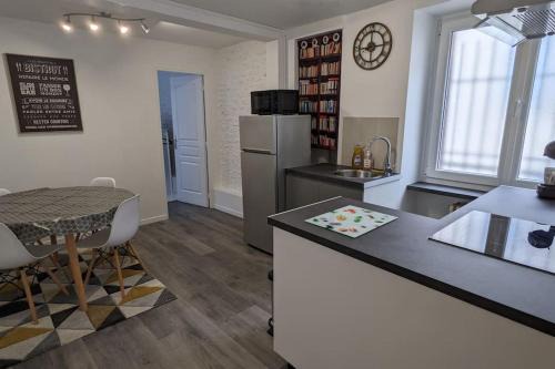 La Ferte-Alais Appartement | L'Entracte - Appart Hôtel - Hypercentre