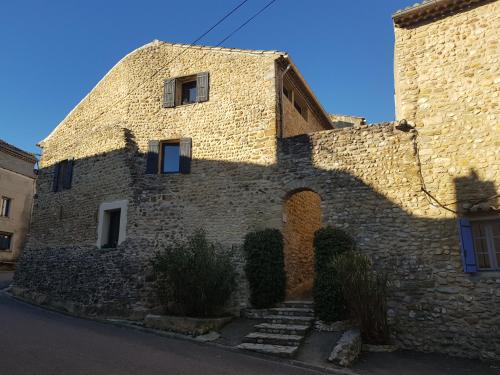 Villedieu Maison | L'ENTRE POTES - Maison de caractère climatisée avec garage