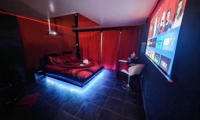 Grandfontaine Appartement | L'escale du Donon - Black apartment - Lovers' night with jacuzzi