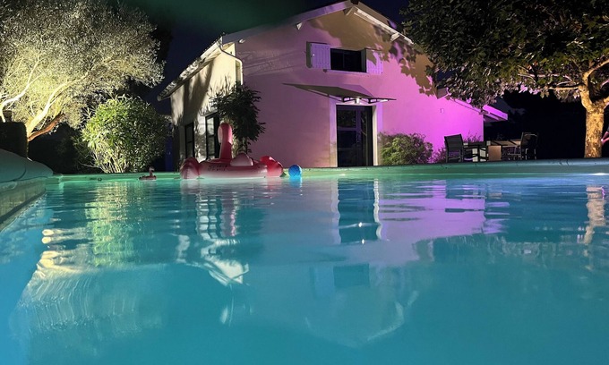 La Lande-de-Fronsac Cottage | L’Escale Girondine avec son sauna, son SPA et sa piscine privative.