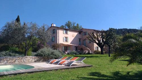 Tourrettes Lit Et Petit-Déjeuner | L'Escale Provençale