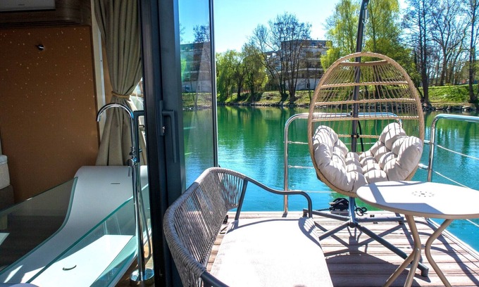 La Ferte-sous-Jouarre Hôtel | L'Escale Royale La Ferté-sous-Jouarre