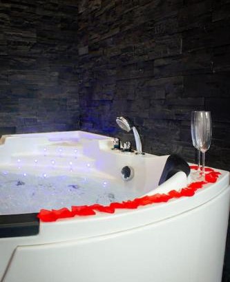 Albertville Appartement | L'escapade - Jacuzzi & Terrasse