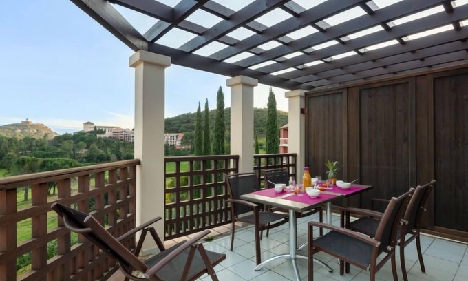 Cap Esterel Appartement | L'Esquinade F6 225 by Interhome