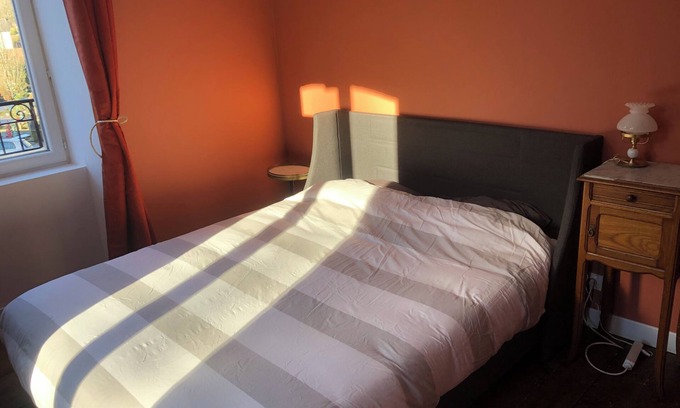 Lacelle Lit Et Petit-Déjeuner | L'hôte des voyageurs en pays Limousin chambre 3