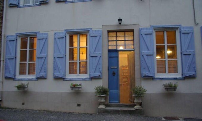 Leran Maison | L’Impasse du Temple - Superb Holiday 1 BR, beautiful gardens, salt water pool