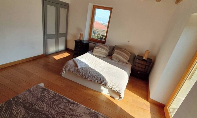 Neydens Lit Et Petit-Déjeuner | L'instant repos Chambre spacieuse à louer à Neydens, près de Genève