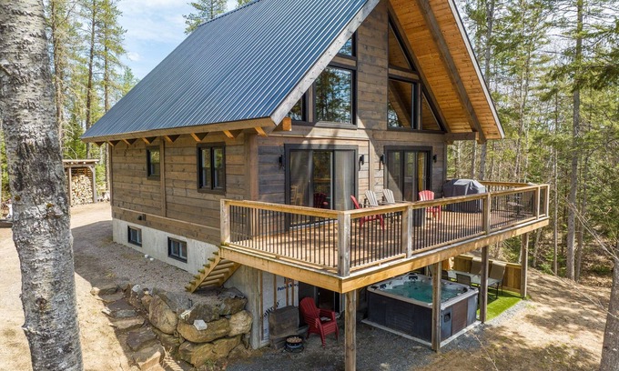 Mauricie Maison | L'Inukshuk | Chalet en bois ave Spa |