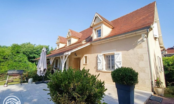 Lissac-et-Mouret Maison | L'Oasienne - LISSAC ET MOURET