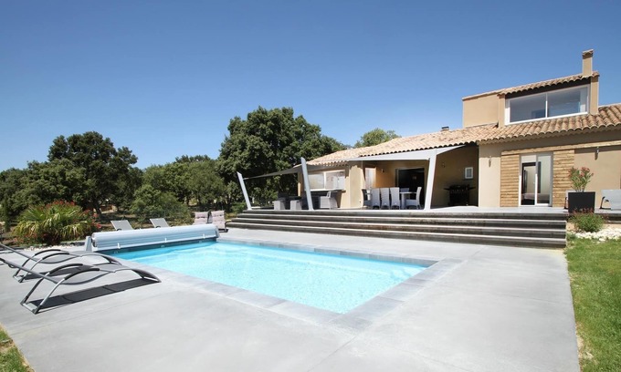 Grignan Villa | L'Olivier maison Avec piscine jacuzzi dans quartier calme avec belle prestation