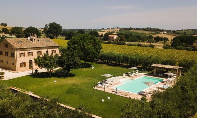 Bettolelle Appartement | L'Olivo, app dans une villa typique avec piscine à 7 km de la mer, Senigallia, Marches
