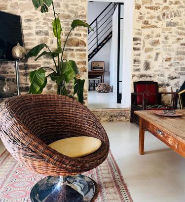 Claret Maison | L'Ostal des Embruscalles