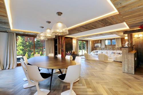 Meribel Village Chalet De Ski | L'Ours Rouge