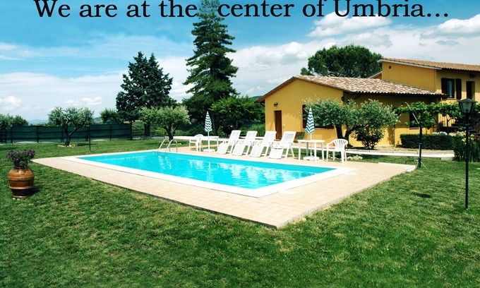 Deruta Maison | L'ULIVO: appartement dans ferme de campagne, à 15 minutes de Assise