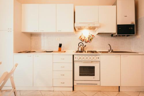 Luni Mare Appartement | L'Ulivo - Lakeside L&B